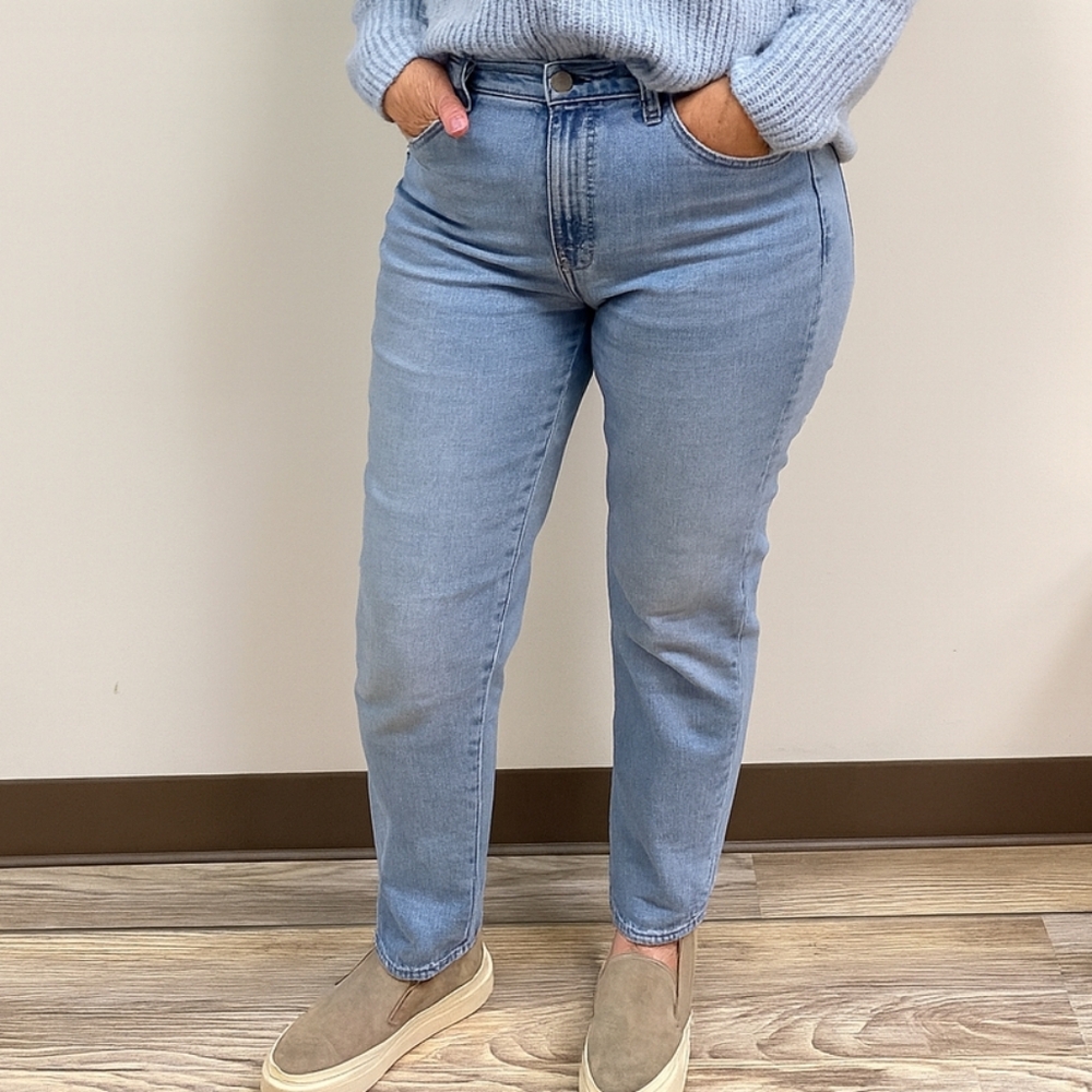 Levis Classic Straight Jeans Womens Size 6 Blue